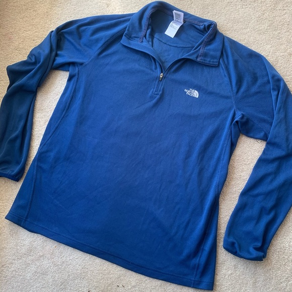 Lightweight North Face Pullover - Picture 2 of 6